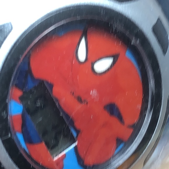 Ultimate Spider-Man LCD Watch - Picture 6 of 10
